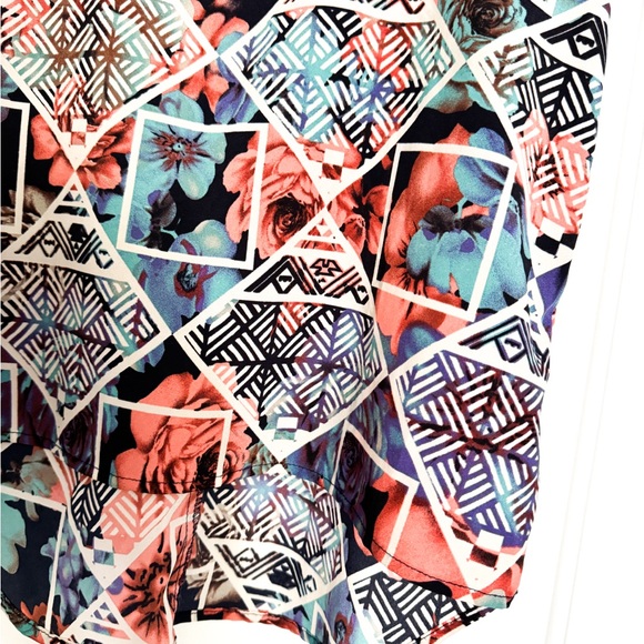 Alice Blue lightweight Blouse - Small - Picture 4 of 7